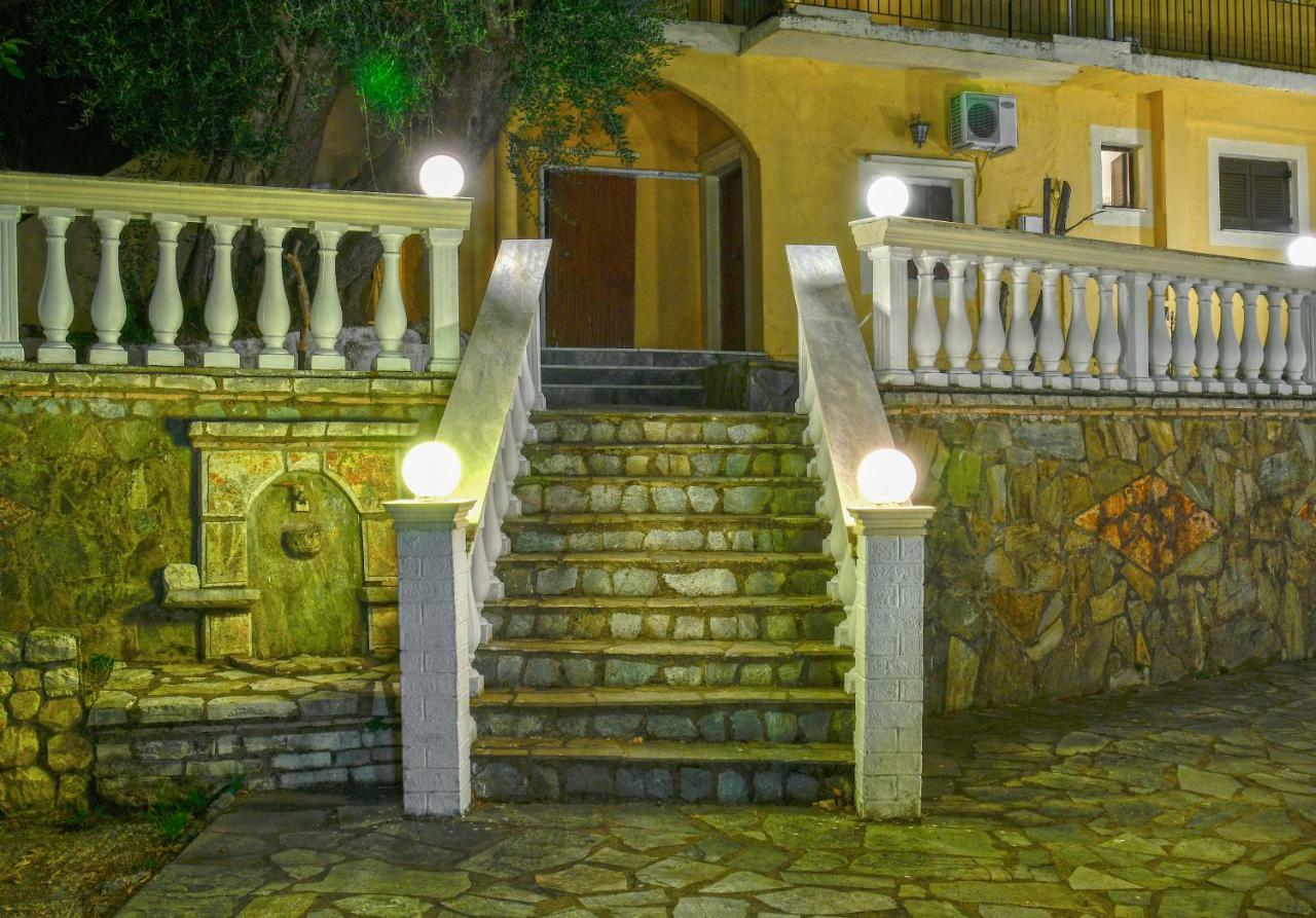 Corfu * Agioi Deka (Corfu)